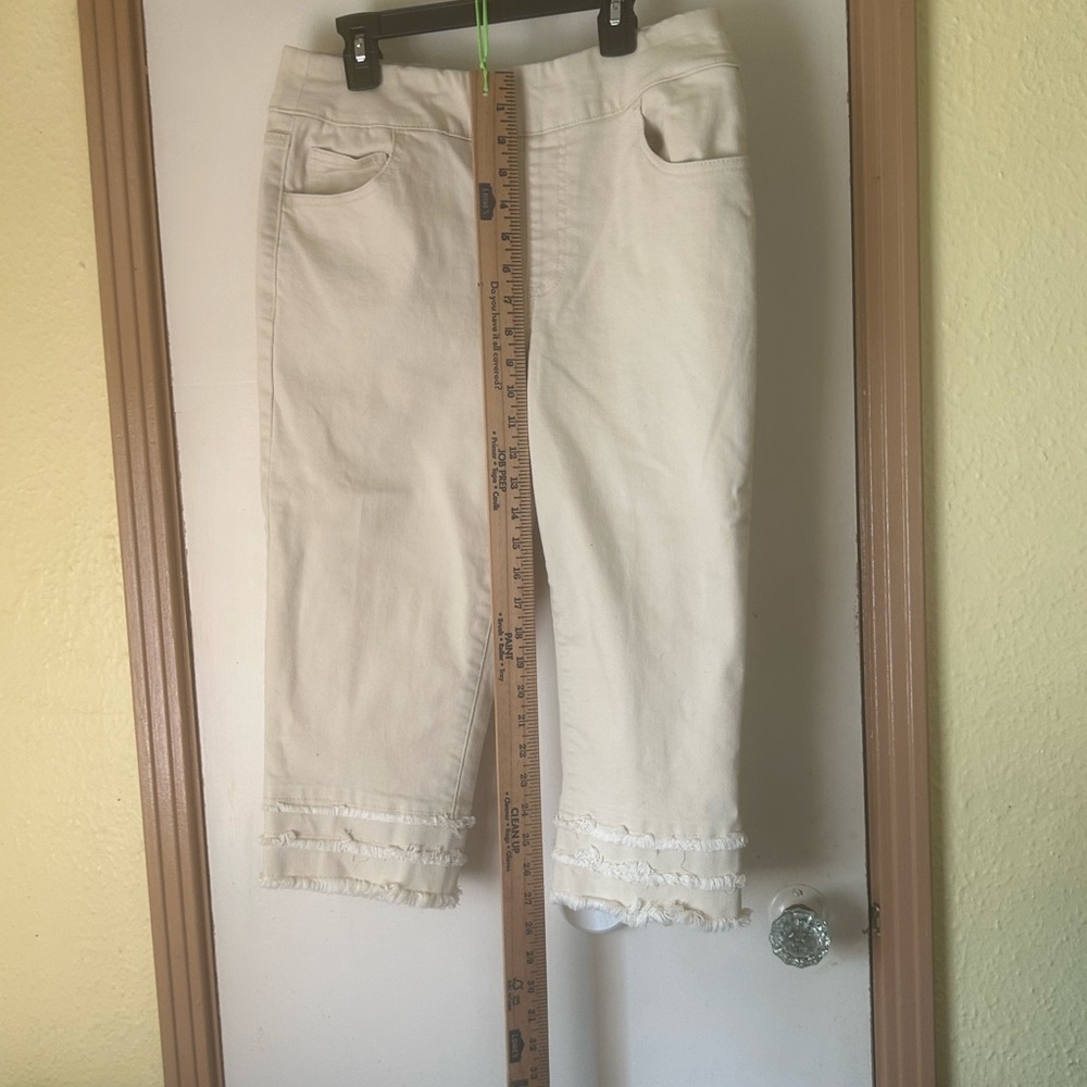 Blair Cream Capris with Frayed Hem